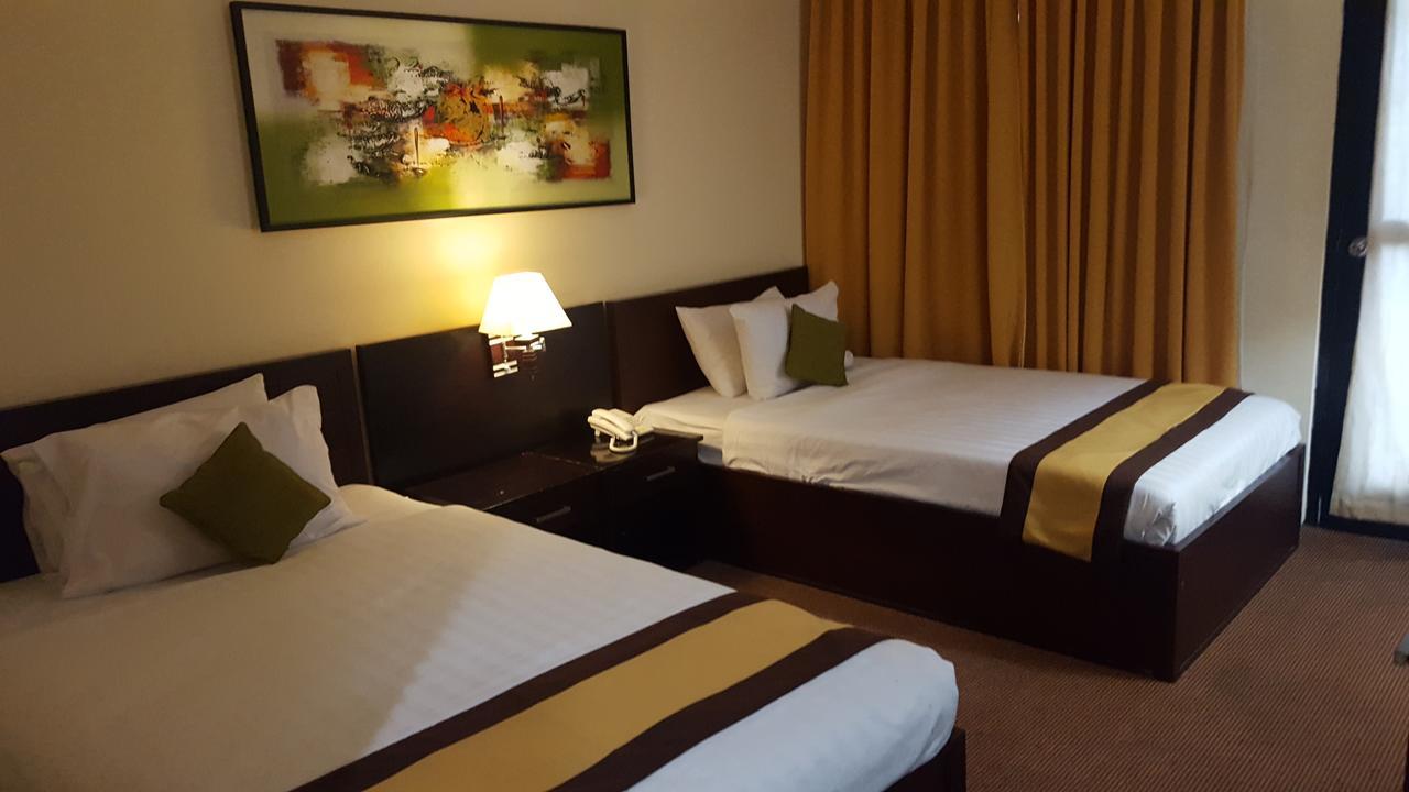 Grand Tembaga Hotel Timika Extérieur photo