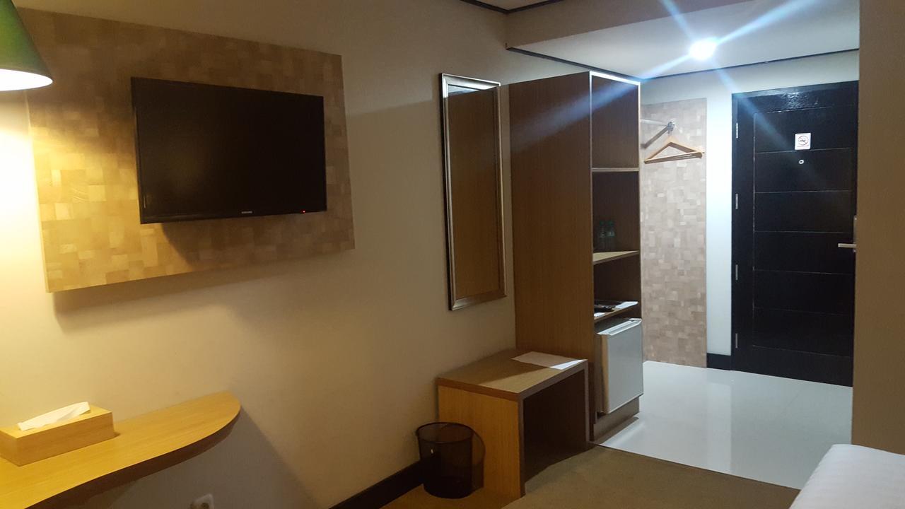 Grand Tembaga Hotel Timika Extérieur photo
