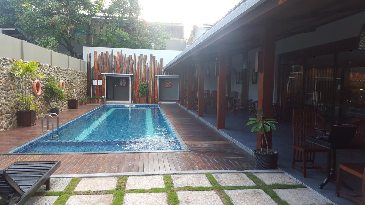 Grand Tembaga Hotel Timika Extérieur photo