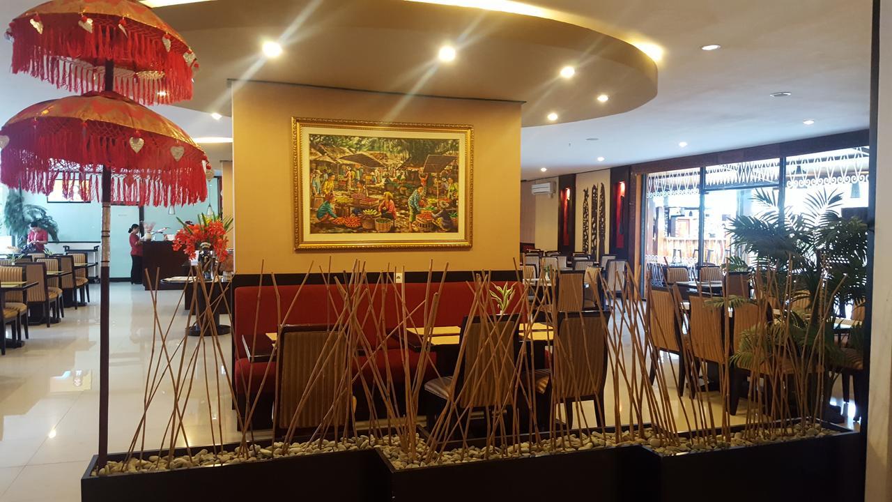 Grand Tembaga Hotel Timika Extérieur photo